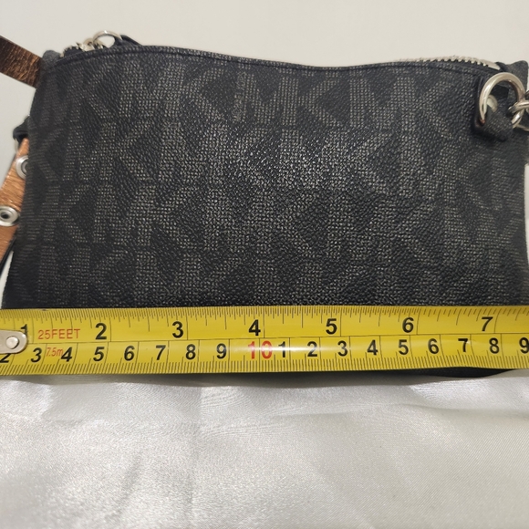 Michael Kors MK Signature Black Fanny Pack Belt Bag With Silver Chain Accent - Picture 4 of 10
